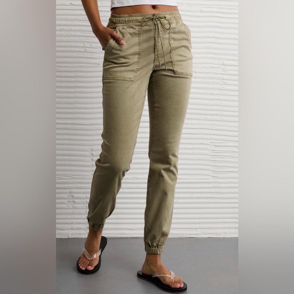 American Eagle Outfitters Women’s High-Waisted Jegging Jogger